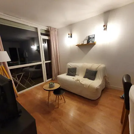 T2 Lumineux Centre Proche Metro, Parking Gratuit,1 Chambre, 1 Grande Piece A Vivre *