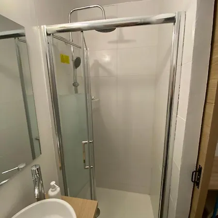 T2 Lumineux Centre Proche Metro, Parking Gratuit,1 Chambre, 1 Grande Piece A Vivre