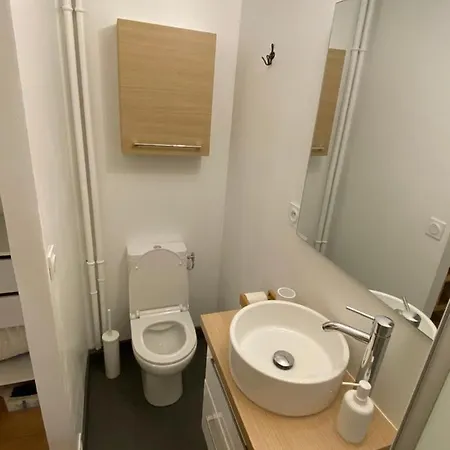 T2 Lumineux Centre Proche Metro, Parking Gratuit,1 Chambre, 1 Grande Piece A Vivre