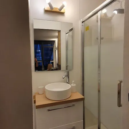 T2 Lumineux Centre Proche Metro, Parking Gratuit,1 Chambre, 1 Grande Piece A Vivre