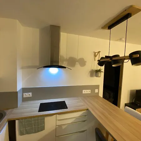 T2 Lumineux Centre Proche Metro, Parking Gratuit,1 Chambre, 1 Grande Piece A Vivre