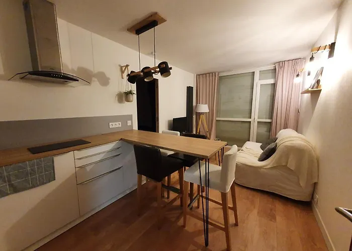 T2 Lumineux Centre Proche Metro, Parking Gratuit,1 Chambre, 1 Grande Piece A Vivre דירה *